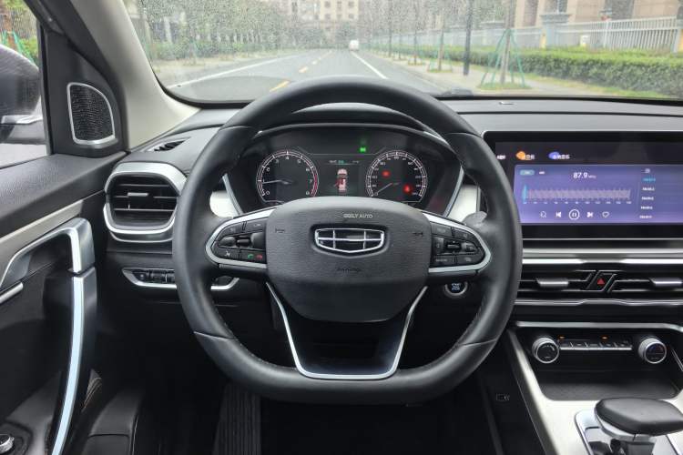 Used Geely Auto Coolray 2023 1.5T DCT Platinum Edition Interior 5