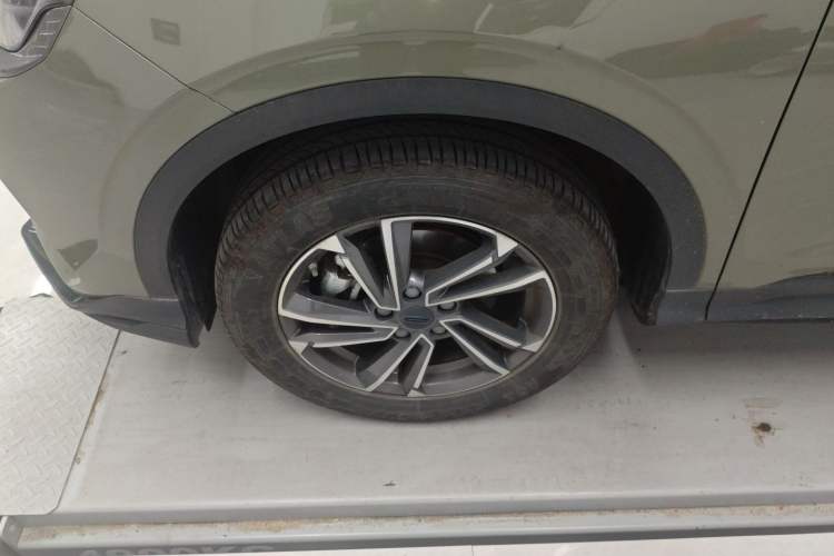 Used Geely Auto Coolray 2023 1.5T DCT Platinum Edition Left Front Wheel Hub