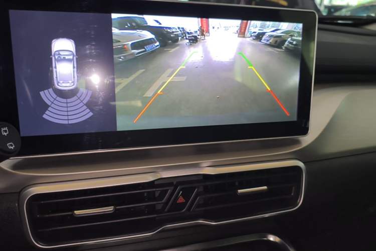 Used Geely Auto Coolray 2023 1.5T DCT Platinum Edition Audio And AC Panel