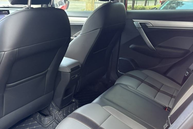 Used Geely Auto Coolray 2023 1.5T DCT Platinum Edition Interior 3