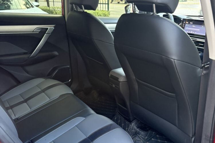 Used Geely Auto Coolray 2023 1.5T DCT Platinum Edition Interior 5