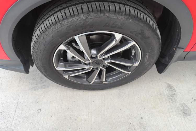 Used Geely Auto Coolray 2023 1.5T DCT Platinum Edition Left Front Wheel Hub