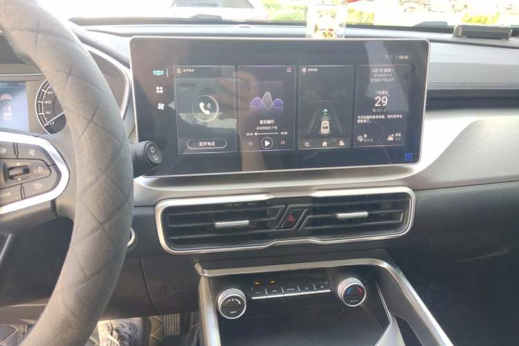Used Geely Auto Coolray 2023 1.5T DCT Platinum Edition Audio And AC Panel