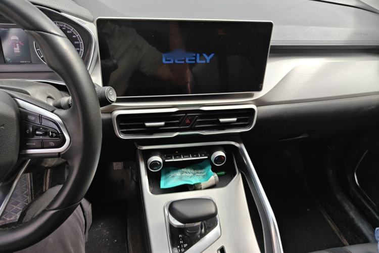 Used Geely Auto Coolray 2023 1.5T DCT Platinum Edition Audio And AC Panel