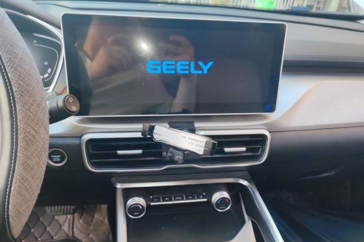 Used Geely Auto Coolray 2023 1.5T DCT Diamond Edition Audio And AC Panel