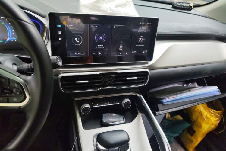 Used Geely Auto Coolray 2023 1.5T DCT Diamond Edition Audio And AC Panel