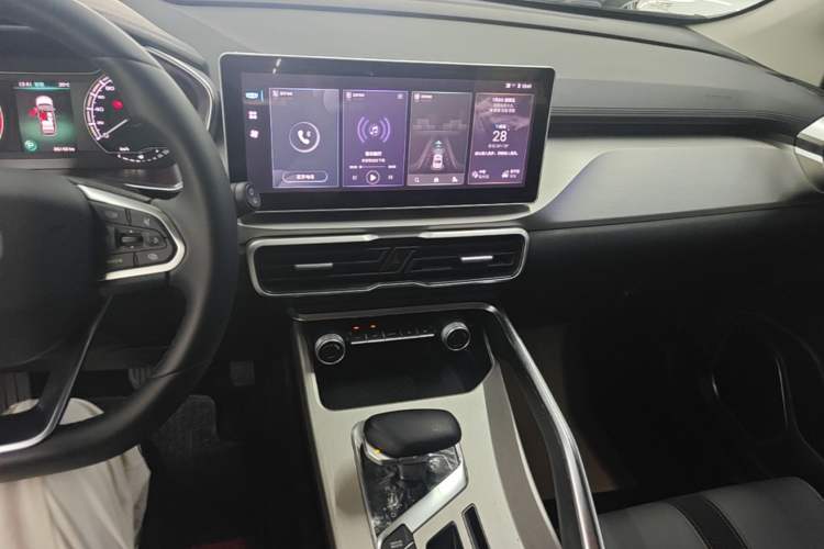 Used Geely Auto Coolray 2023 1.5T DCT Platinum Edition Audio And AC Panel