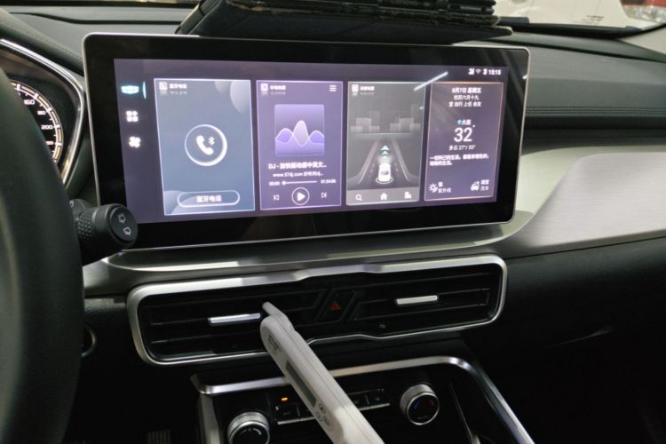 Used Geely Auto Coolray 2023 1.5T DCT Platinum Edition Audio And AC Panel