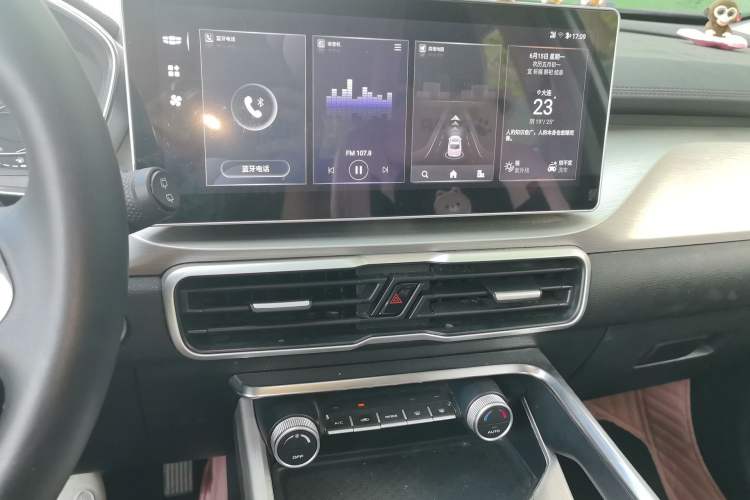 Used Geely Auto Coolray 2023 1.5T DCT Platinum Edition Audio And AC Panel