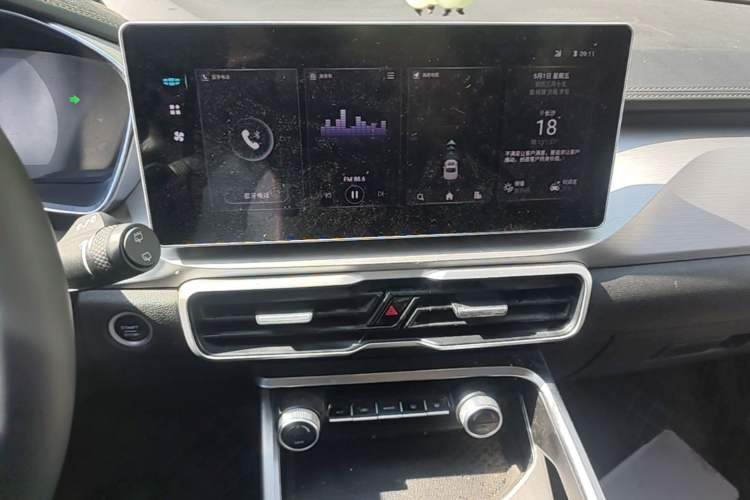 Used Geely Auto Coolray 2023 1.5T DCT Diamond Edition Audio And AC Panel