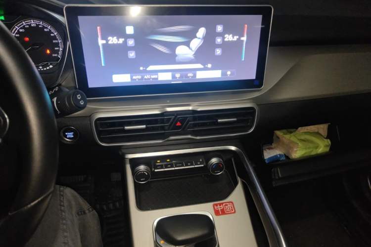 Used Geely Auto Coolray 2023 1.5T DCT Platinum Edition Audio And AC Panel