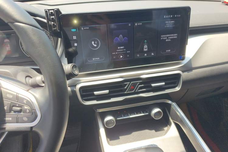 Used Geely Auto Coolray 2023 1.5T DCT Platinum Edition Audio And AC Panel