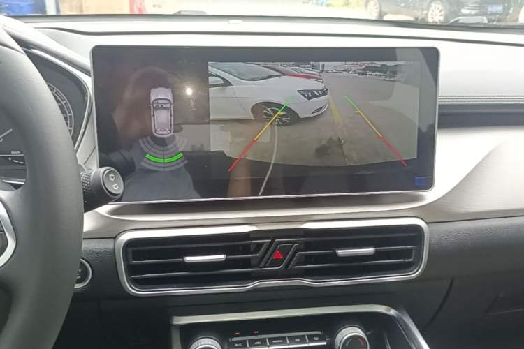 Used Geely Auto Coolray 2023 1.5T DCT Platinum Edition Audio And AC Panel