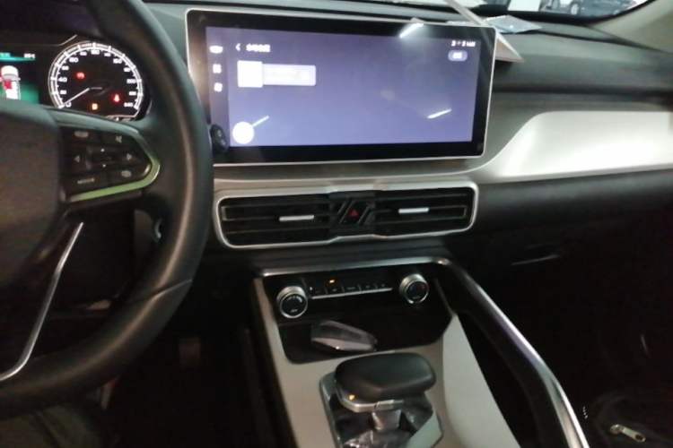 Used Geely Auto Coolray 2023 1.5T DCT Platinum Edition Audio And AC Panel