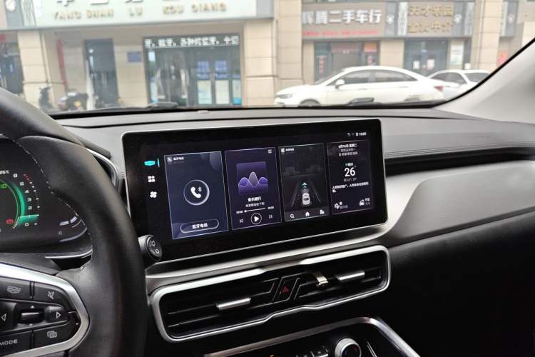 Used Geely Auto Coolray 2023 1.5T DCT Diamond Edition Audio And AC Panel
