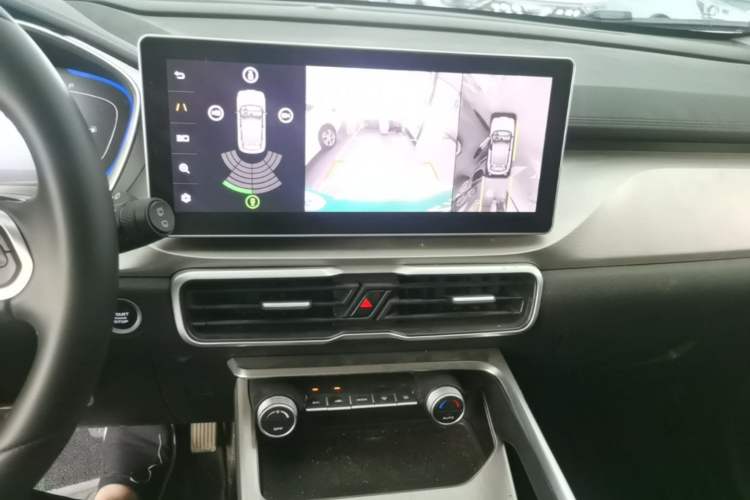 Used Geely Auto Coolray 2023 1.5T DCT Diamond Edition Audio And AC Panel