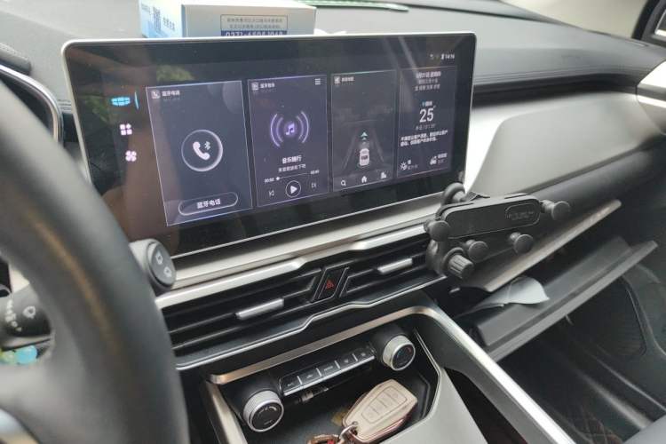 Used Geely Auto Coolray 2023 1.5T DCT Diamond Edition Audio And AC Panel