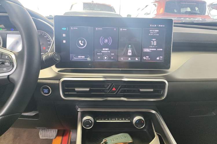 Used Geely Auto Coolray 2023 1.5T DCT Platinum Edition Audio And AC Panel