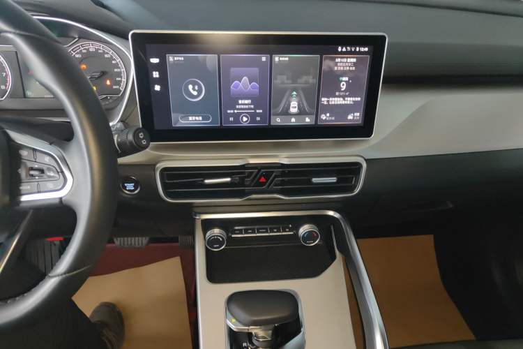 Used Geely Auto Coolray 2023 1.5T DCT Platinum Edition Audio And AC Panel