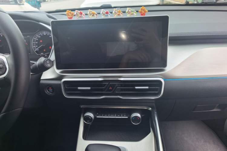 Used Geely Auto Coolray 2023 1.5T DCT Platinum Edition Audio And AC Panel