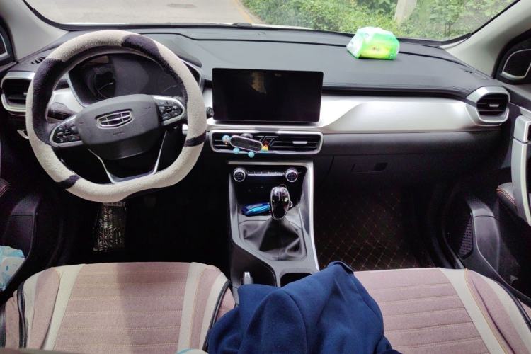 Used Geely Auto Coolray 2023 1.4T Manual Gold Edition Center Console