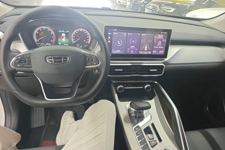 Used Geely Auto Coolray 2023 1.5T DCT Platinum Edition Center Console