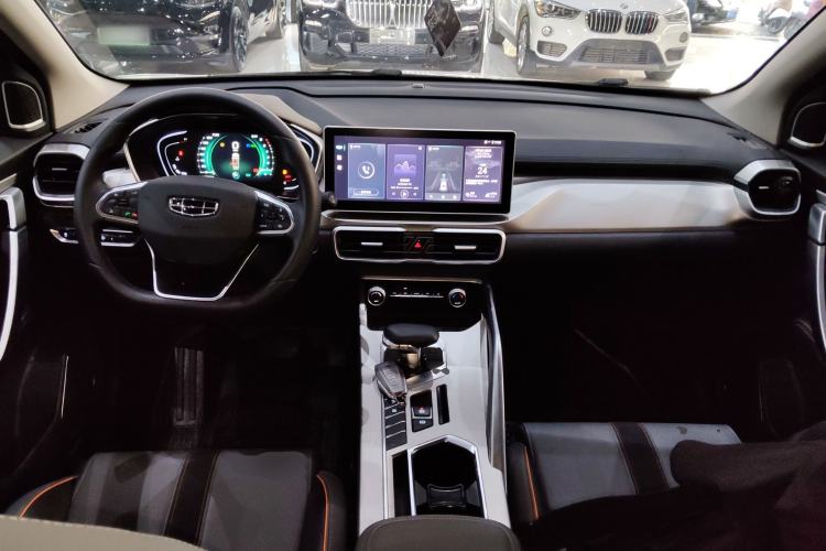Used Geely Auto Coolray 2023 1.5T DCT Diamond Edition Center Console