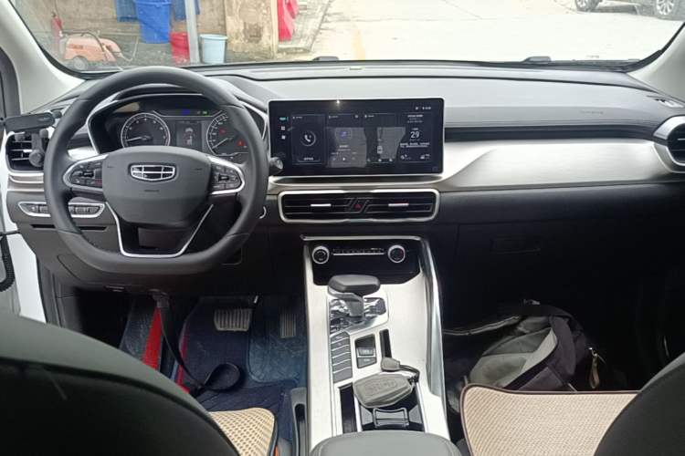 Used Geely Auto Coolray 2023 1.5T DCT Platinum Edition Center Console
