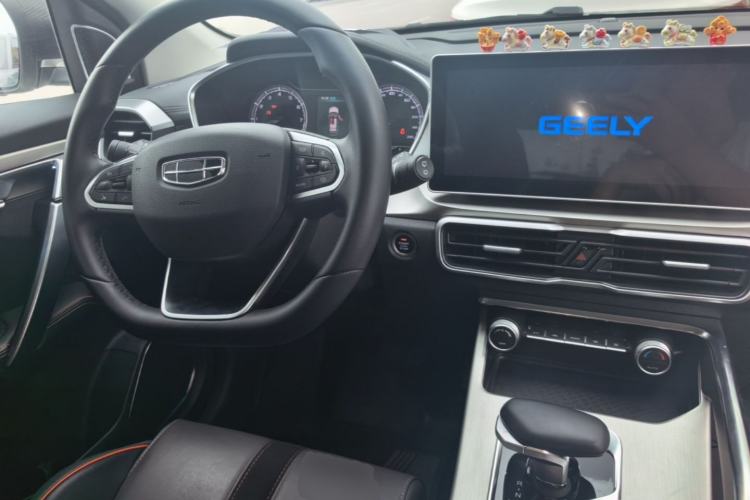 Used Geely Auto Coolray 2023 1.5T DCT Platinum Edition Center Console