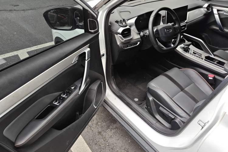 Used Geely Auto Coolray 2023 1.5T DCT Diamond Edition Driver Seat