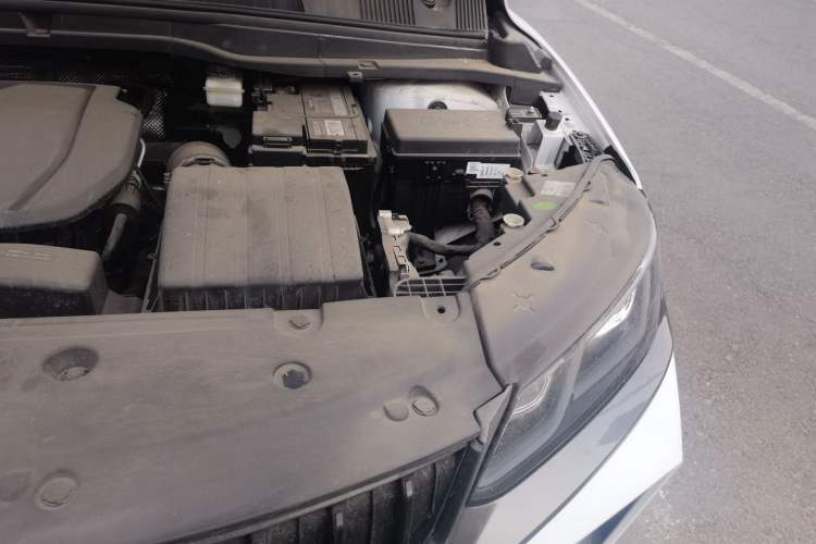 Used Geely Auto Coolray 2023 1.5T DCT Platinum Edition Engine Bay Left