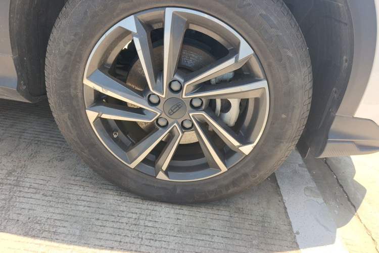 Used Geely Auto Coolray 2023 1.5T DCT Platinum Edition Exterior 1