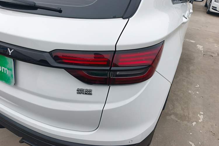 Used Geely Auto Coolray 2023 1.5T DCT Diamond Edition Exterior 3