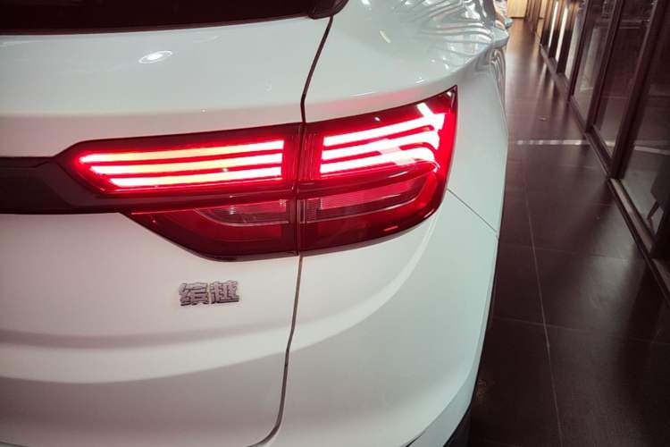 Used Geely Auto Coolray 2023 1.5T DCT Platinum Edition Exterior 3