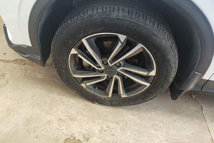 Used Geely Auto Coolray 2023 1.5T DCT Platinum Edition Exterior 4