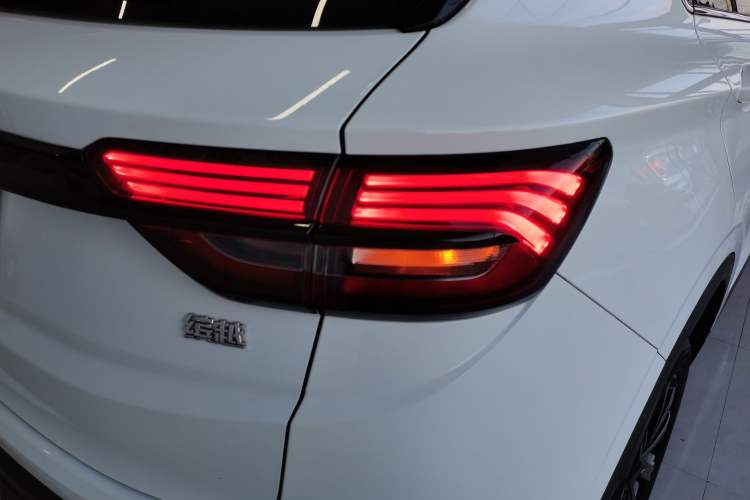 Used Geely Auto Coolray 2023 1.5T DCT Diamond Edition Exterior 6