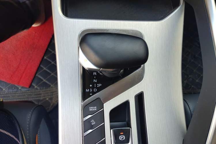 Used Geely Auto Coolray 2023 1.5T DCT Platinum Edition Gear Lever