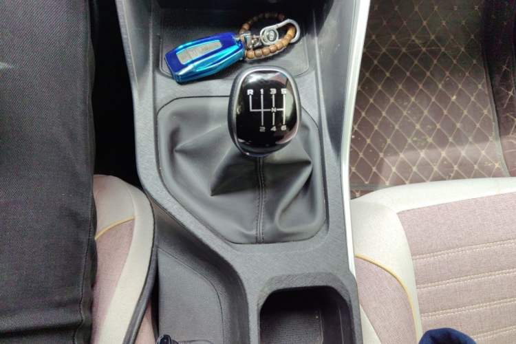 Used Geely Auto Coolray 2023 1.4T Manual Gold Edition Gear Lever