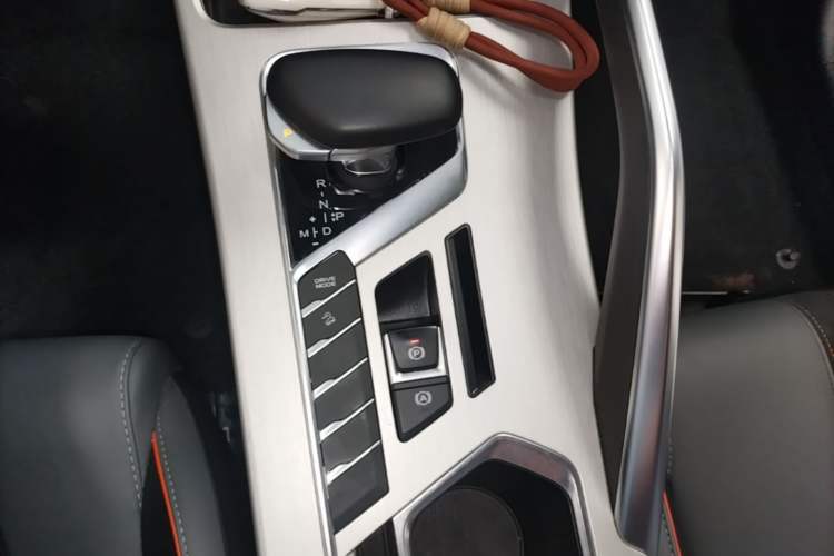 Used Geely Auto Coolray 2023 1.5T DCT Platinum Edition Gear Lever