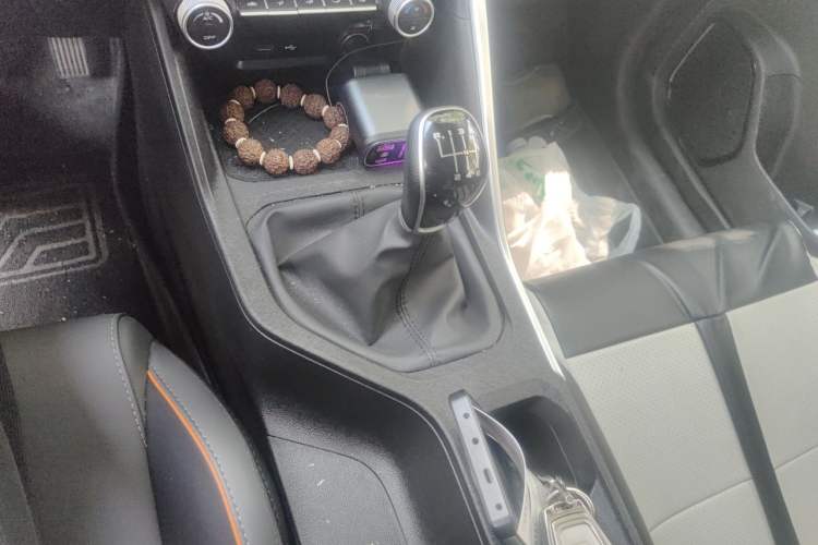 Used Geely Auto Coolray 2023 1.4T Manual Gold Edition Gear Lever