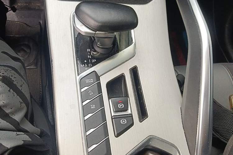 Used Geely Auto Coolray 2023 1.5T DCT Diamond Edition Gear Lever