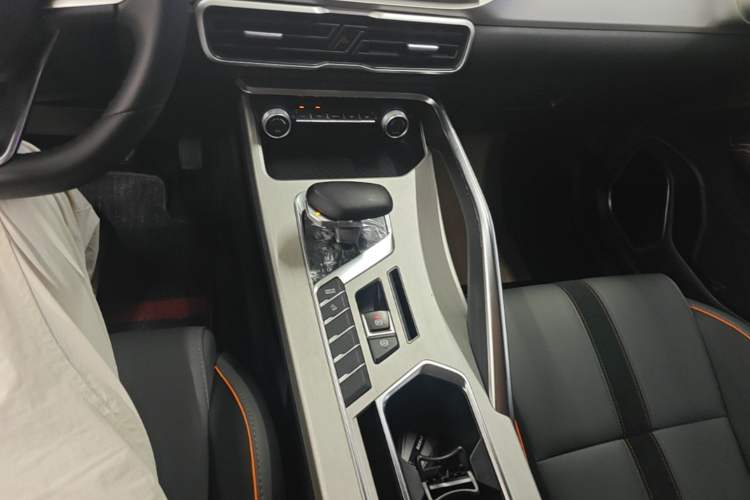 Used Geely Auto Coolray 2023 1.5T DCT Platinum Edition Gear Lever