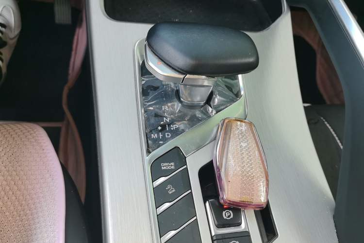 Used Geely Auto Coolray 2023 1.5T DCT Platinum Edition Gear Lever
