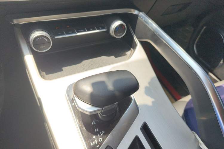 Used Geely Auto Coolray 2023 1.5T DCT Platinum Edition Gear Lever