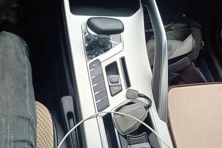 Used Geely Auto Coolray 2023 1.5T DCT Platinum Edition Gear Lever