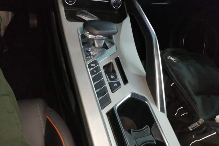 Used Geely Auto Coolray 2023 1.5T DCT Platinum Edition Gear Lever