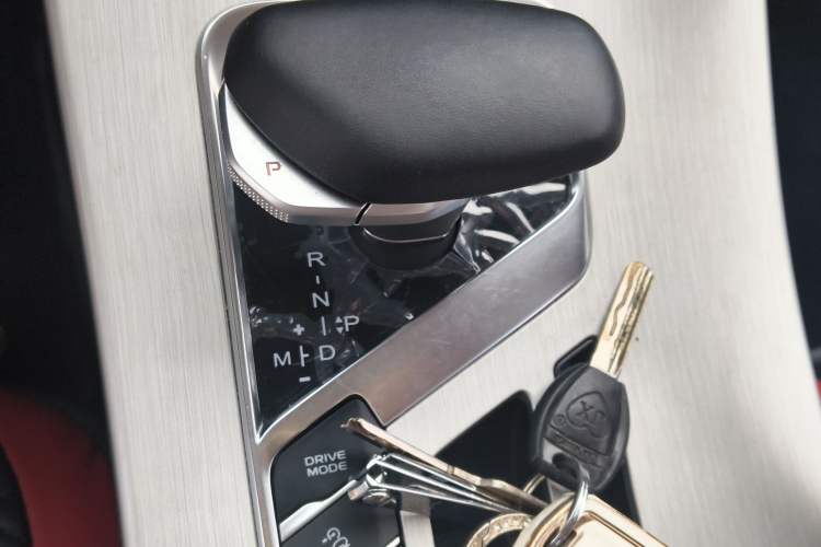 Used Geely Auto Coolray 2023 1.5T DCT Diamond Edition Gear Lever