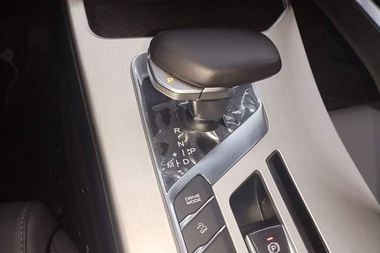 Used Geely Auto Coolray 2023 1.5T DCT Diamond Edition Gear Lever