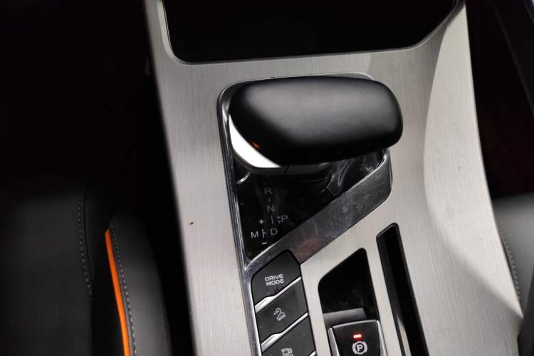 Used Geely Auto Coolray 2023 1.5T DCT Diamond Edition Gear Lever