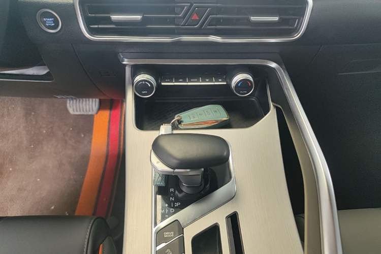 Used Geely Auto Coolray 2023 1.5T DCT Platinum Edition Gear Lever